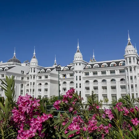Royal Palace And 5*
